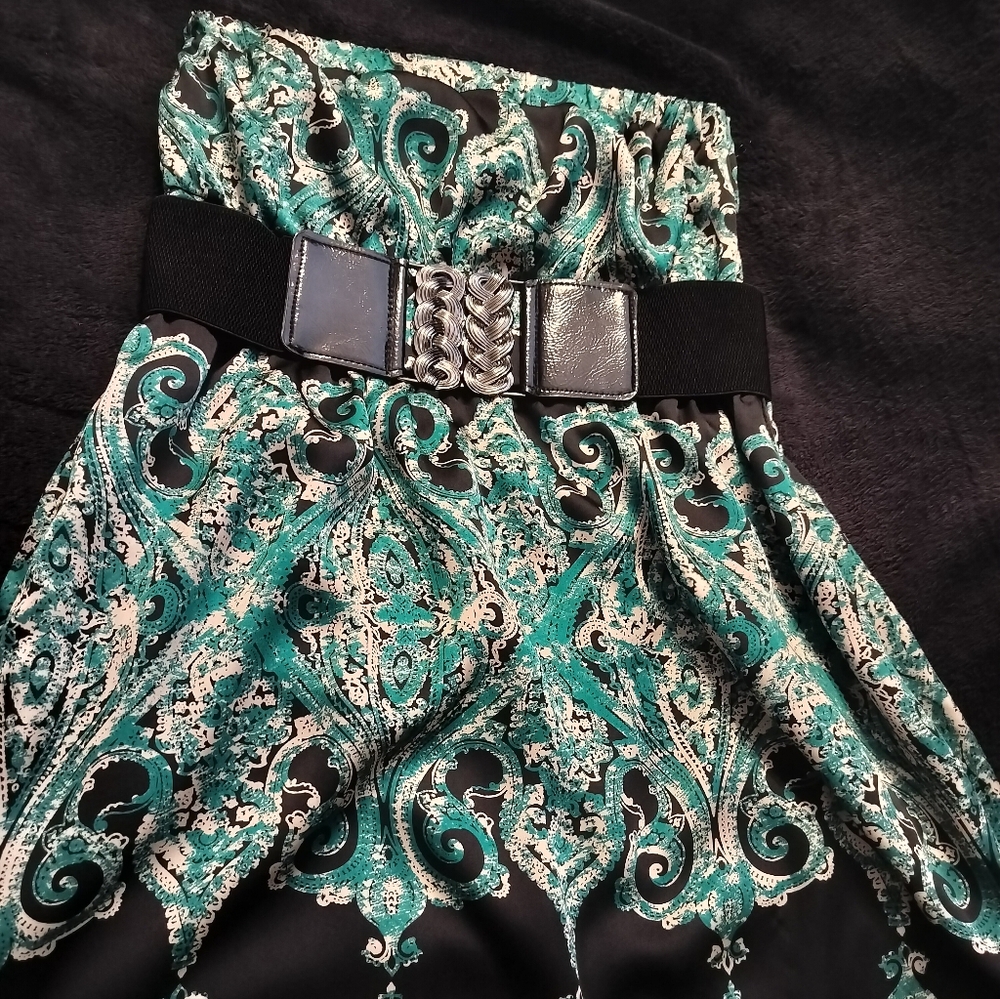 Strapless dress with belt